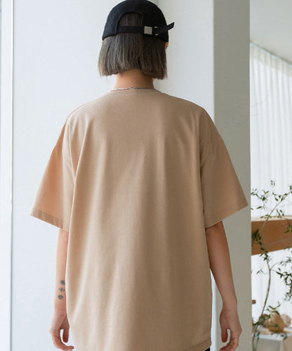 オーバーサイズ ドロップショルダーTシャツ